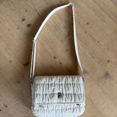 Gepolsterte Umhaengetasche/ Tasche