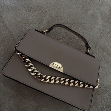 Guess Handtasche mit Kette