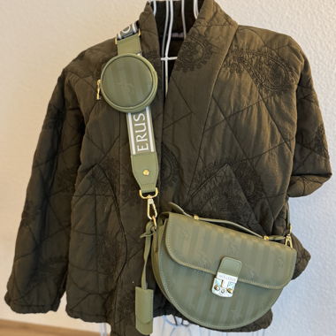CEVIO Shoulder Bag