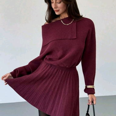 (016) Robe en tricot avec jupe plissée - S/M - 
