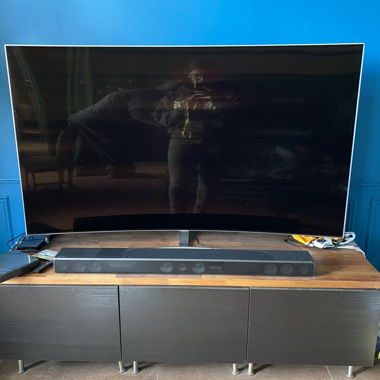 Samsung 4K QLED 75-Zoll-Curved-Screen-TV