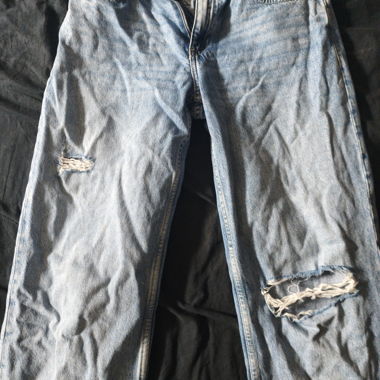Jeans denim déchiré
