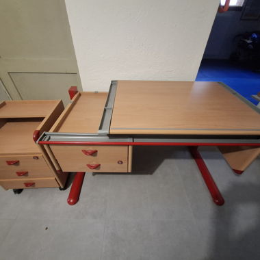 Scrivania per bambini con cassettiera