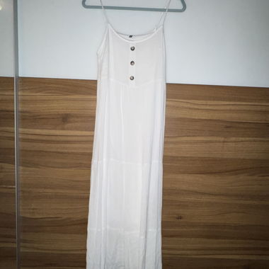 Weisses Spaghetti-Kleid