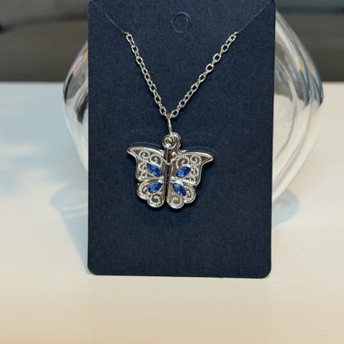Collana farfalla con ciondolo a cuore