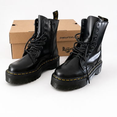 Schwarze Dr. Martens Stiefel