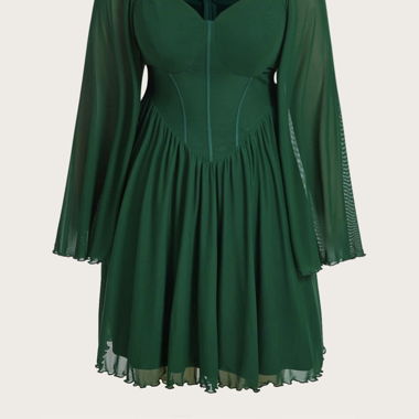Robe courte verte avec manches bouffantes