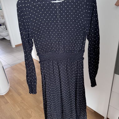 Sézane Louisa dress in silk with polka dots