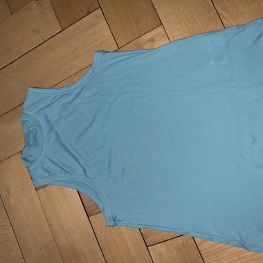 Ärmelloses Sport-T-Shirt mit hohem Kragen