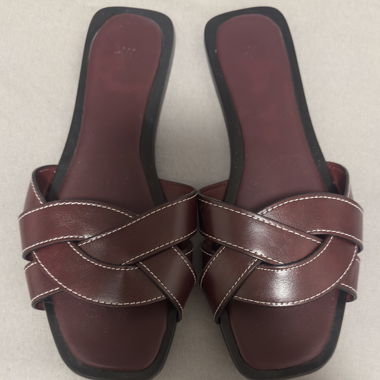 H&M Slides