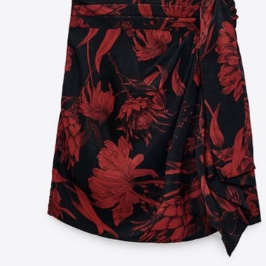Gonna mini floreale nera e rossa