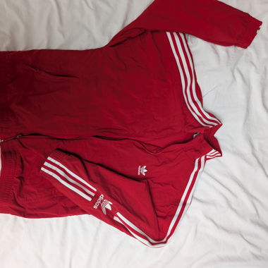 Adidas Sportjacke.