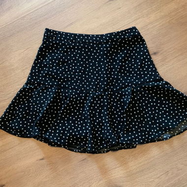 Mini skirt with black dots