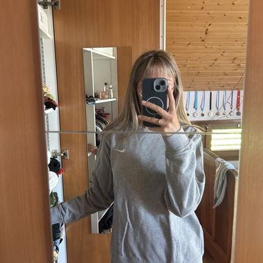 Nike-Sweatshirt grau