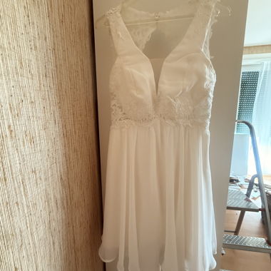 White lace dress