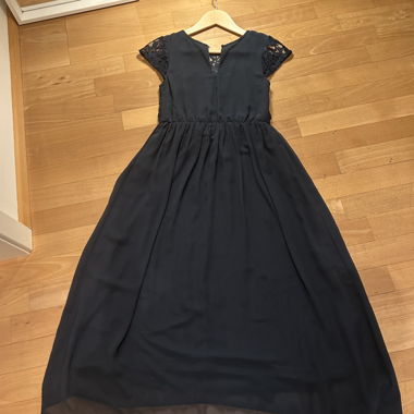 Dunkelblaues Kleid 