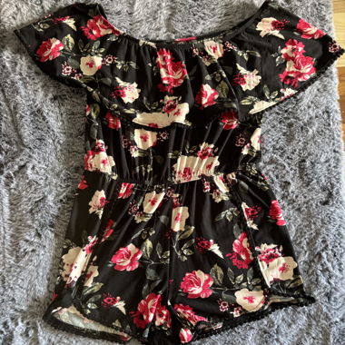 Floraler Off-Shoulder Jumpsuit