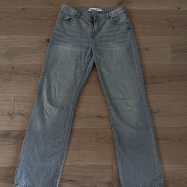 Grey mid-waist jeans