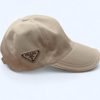 Cappellino bianco Prada