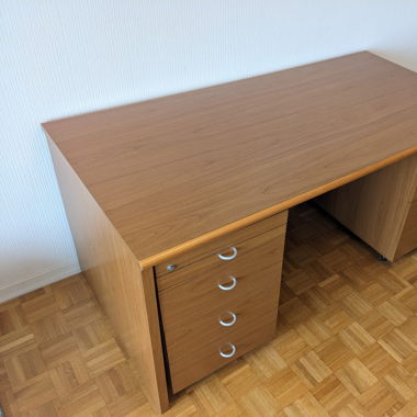 Scrivania in legno vintage