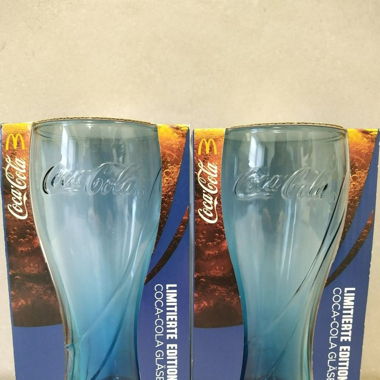 2x 2018 McDonald's Coca Cola Glas Farbe Blau NEU