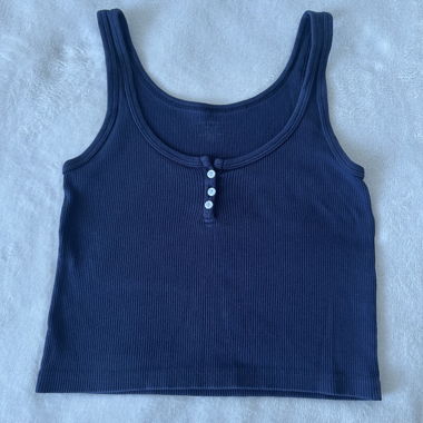Top senza maniche a coste blu navy Brandy Melville