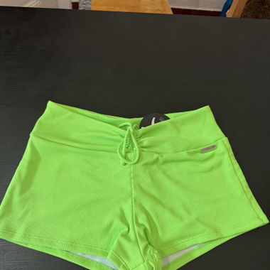 Neon-grüner Bikiniunterteil