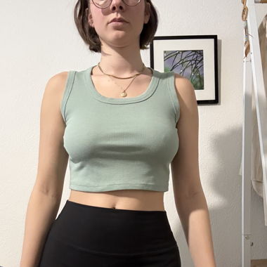 Grünes Tanktop