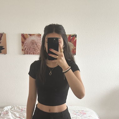 schwarzes basic crop top