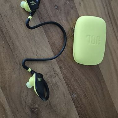 JBL kabellose Sport-Kopfhoerer