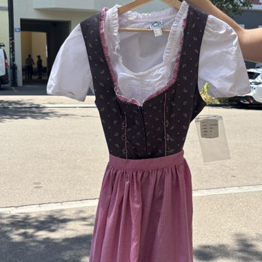 Dirndl mit Bluse