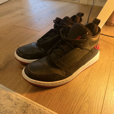 Air Jordan Sneaker schwarz/rot