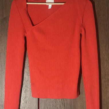 Maglione asimmetrico