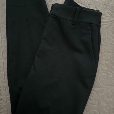 Dunkelgrüne Slacks