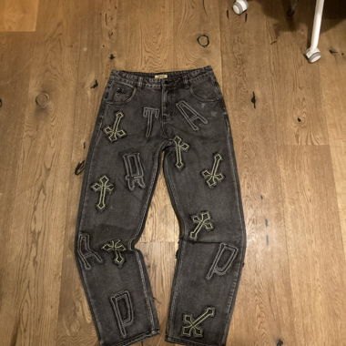 Pantaloni slim
