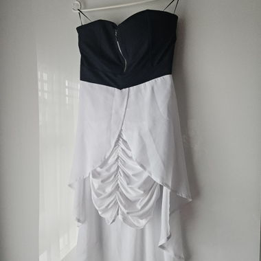 Robe bustier noire et blanche