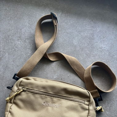 Qminica Japanese lightweight women's crossbody bag