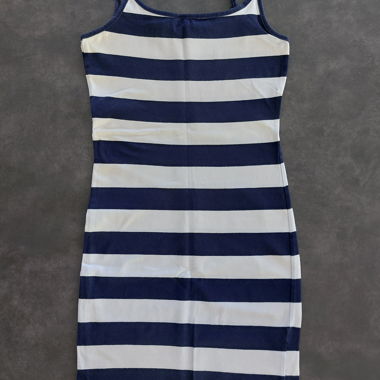 Marineblau-weisses gestreiftes Kleid