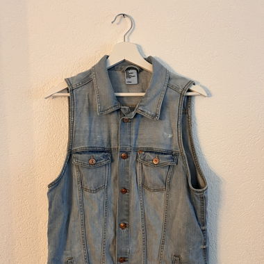 Jeansjacke ohne Ärmel