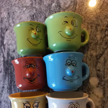 Expresso Tassen mit Gesichtern