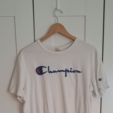 Weisses Champions Shirt