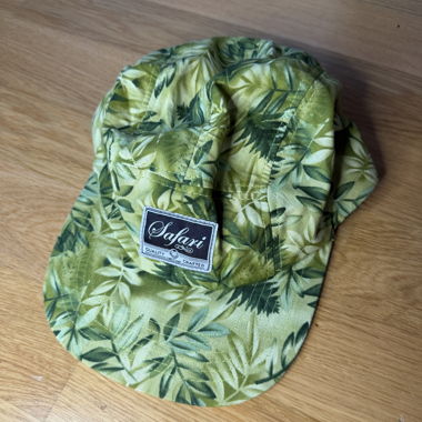 Green leaf print Safari clothing 5-panel cap