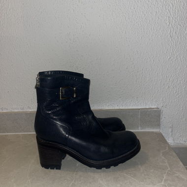 Freelance blue heeled ankle boots
