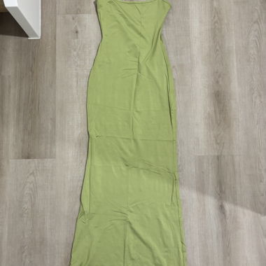 Long green dress with thin straps Bershka
