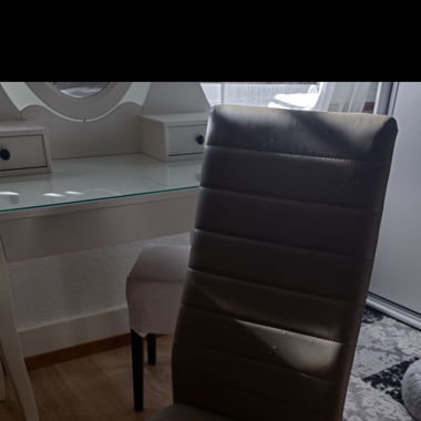 4 chairs