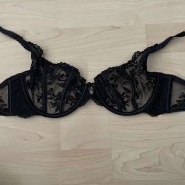 Soutien-gorge noir en dentelle