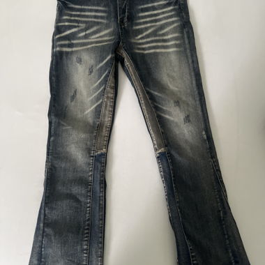 Jeans viola a zampa