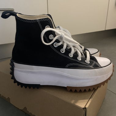 Converse Run Star Hike