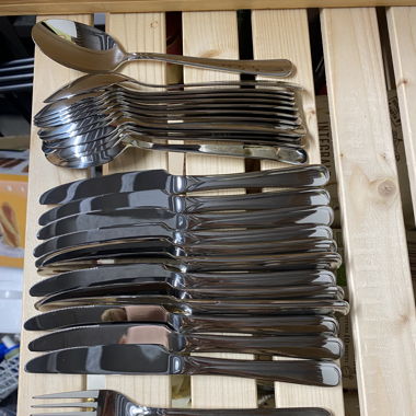Besteckset (12 Gabeln, 12 Messer, 12 Löffel)