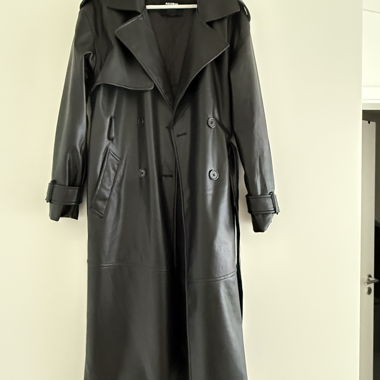 Cappotto lungo in ecopelle nera